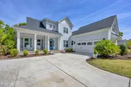 207 Loder Avenue, Wilmington, NC 28409 — 4-bedroom waterfront home in Loder Landing, Wilmington, NC, photo 8 of 72: 001_img_2377_225