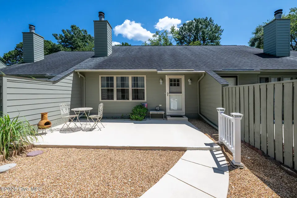 118 Ashley Place, New Bern, NC 28562 — 2-bedroom townhome in River Bend, New Bern, NC, photo 1 of 47: 118 Ashley Place, New Bern, NC 28562