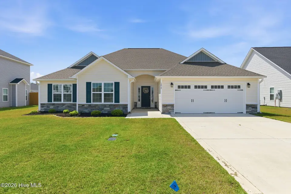 1019 Blue Water Boulevard, New Bern, NC 28562 — 3-bedroom home in Bluewater Rise, New Bern, NC, photo 1 of 47: 1-web-or-mls-DSC_4297