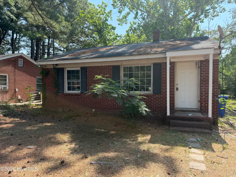 305 Dewey Street SW, Wilson, NC 27893 — 2-bedroom home in Wilson, Wilson, NC, photo 1 of 8: IMG_8521