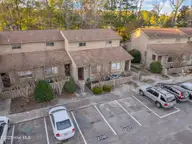 207 Saint Luke Court, Wilmington, NC 28409 — 2-bedroom waterfront townhome in Caneel Cove, Wilmington, NC, photo 22 of 34: 207 st luke ct -00001