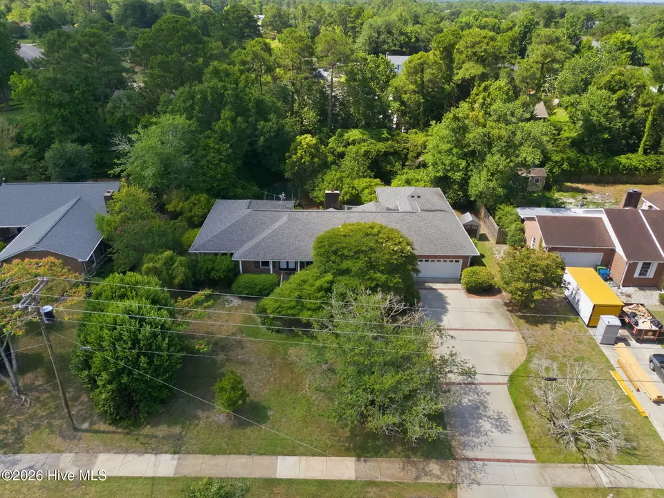 905 Robert E Lee Drive, Wilmington, NC 28412 — 4-bedroom home in Pine Valley Estates, Wilmington, NC, photo 1 of 55