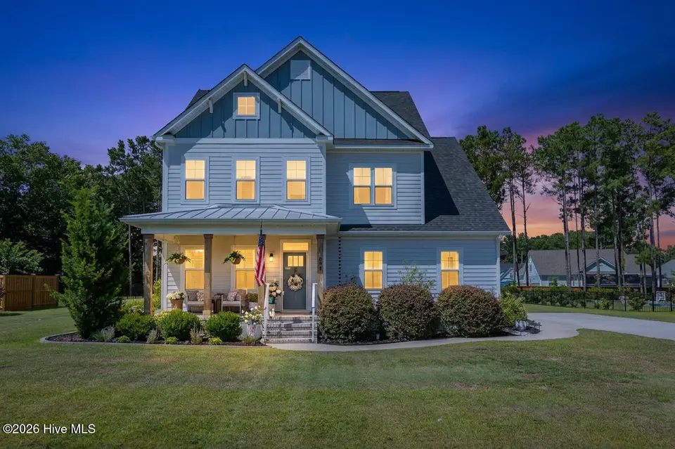 699 Crown Pointe Drive, Hampstead, NC 28443 — 4-bedroom waterfront home in Crown Pointe, Hampstead, NC, photo 1 of 49