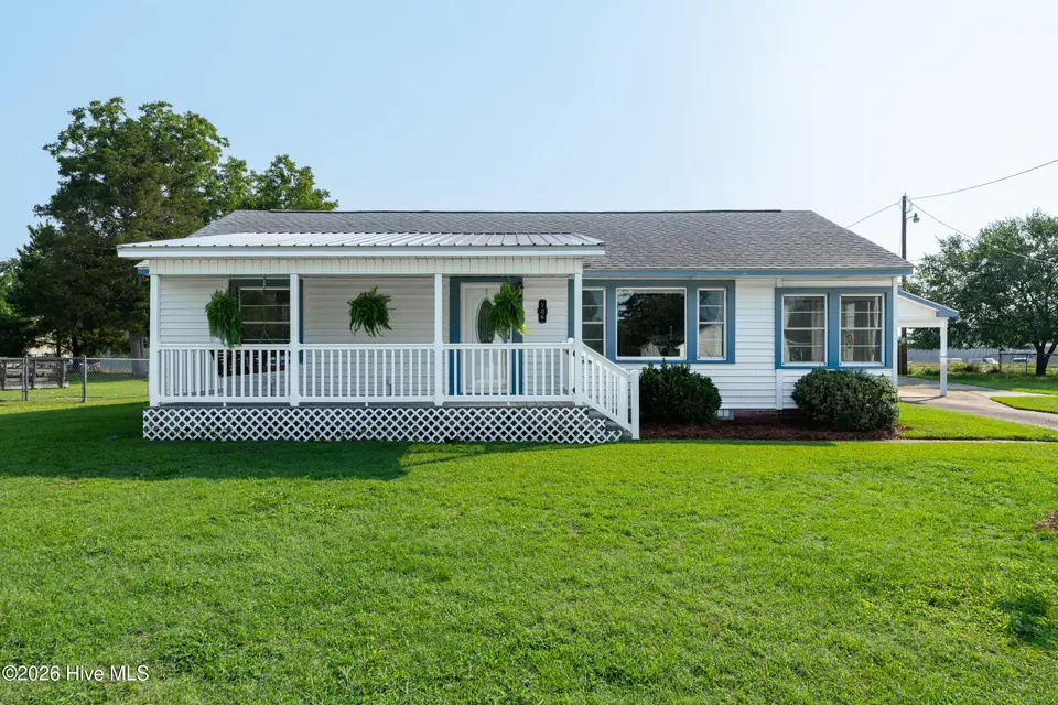 706 E Country Club Drive, Tarboro, NC 27886 — 3-bedroom home, Tarboro, NC, photo 1 of 35: 706 E Country Club Dr Tarboro NC