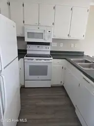 914 Spring Forest Road C3, Greenville, NC 27834 — 2-bedroom townhome in Lakeview, Greenville, NC, photo 13 of 29: kitchen