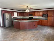 121 Bayberry Road, Newport, NC 28570 — 4-bedroom home in Baywoods, Newport, NC, photo 3 of 22: IMG_0139