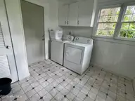 605 Dixon Street, Kinston, NC 28501 — 2-bedroom home, Kinston, NC, photo 6 of 16: IMG_4009