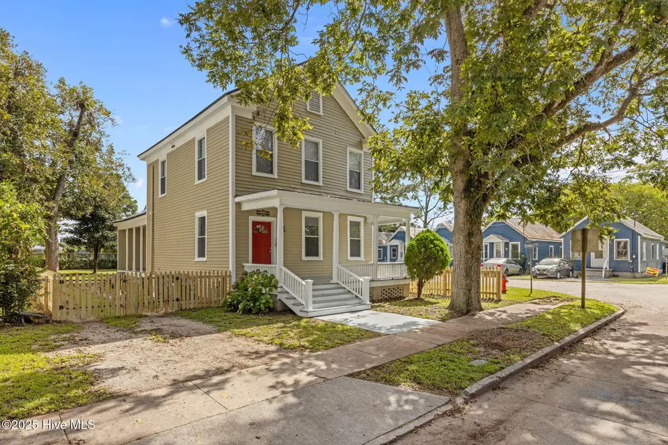 514 C Street, New Bern, NC 28560 — 3-bedroom home in Riverside Historic, New Bern, NC, photo 1 of 2: 2-web-or-mls-0C0A1052