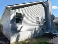 410 S Holly Lane, Swansboro, NC 28584 — 3-bedroom home in Swansboro Heights, Swansboro, NC, photo 19 of 25