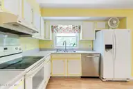 414 Thomas Drive, Jacksonville, NC 28546 — 4-bedroom home in Brynn Marr, Jacksonville, NC, photo 11 of 33