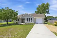 415 Red Fox Trail, Newport, NC 28570 — 4-bedroom home in White Sands, Newport, NC, photo 2 of 37: 3-web-or-mls-IMG_6095