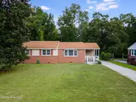 819 Barn Street, Jacksonville, NC 28540 — 3-bedroom home in Northwoods, Jacksonville, NC, photo 2 of 47