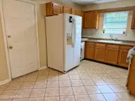 410 S Holly Lane, Swansboro, NC 28584 — 3-bedroom home in Swansboro Heights, Swansboro, NC, photo 7 of 25