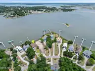 915 Chadwick Shores Drive, Sneads Ferry, NC 28460 — 3-bedroom waterfront home in Chadwick Shores, Sneads Ferry, NC, photo 11 of 69