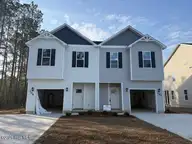 107 Crab Claw Spit Lane, Jacksonville, NC 28546 — 3-bedroom townhome in Towne Pointe, Jacksonville, NC, photo 2 of 42: IMG_2578