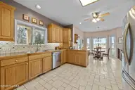 204 Tupelo Lane, Washington, NC 27889 — 3-bedroom waterfront home in Pamlico Plantation, Washington, NC, photo 13 of 44: Kitchen