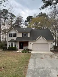 102 Dockside Drive, Jacksonville, NC 28546 — 4-bedroom waterfront home in Hunters Creek, Jacksonville, NC, photo 1 of 33: 102 Dockside Drive