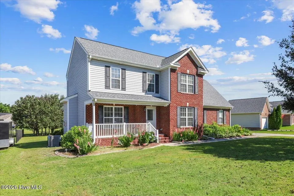 105 Glenn Laurel Drive, Pikeville, NC 27863 — 4-bedroom home in Glenn Laurel, Pikeville, NC, photo 1 of 40: 07-105 Glenn Laurel Dr-7
