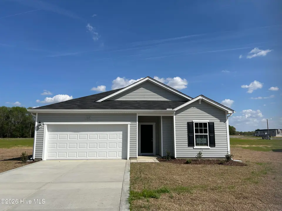 102 Rubyfield Court, Fremont, NC 27830 — 4-bedroom home in Hunters Trace, Fremont, NC, photo 1 of 29: IMG_4601 (1)