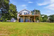 210 Upchurch Drive, Newport, NC 28570 — 3-bedroom waterfront home, Newport, NC, photo 11 of 71: IMG_7805
