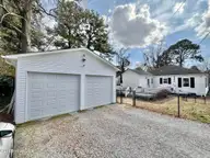 900 Tuscarora Avenue, Elizabeth City, NC 27909 — 2-bedroom home in Pine Grove, Elizabeth City, NC, photo 7 of 26: 2 car garage