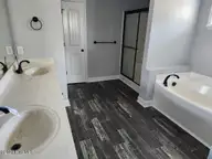 105 E Lake Drive, Goldsboro, NC 27534 — 4-bedroom home in East Lake, Goldsboro, NC, photo 19 of 23: 27 MASTER BATH