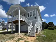 656 Fishermans Point, Newport, NC 28570 — 4-bedroom waterfront home in Bogue Watch, Newport, NC, photo 1 of 57: IMG_1313