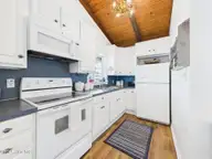 117 Salisbury Street, Holden Beach, NC 28462 — 3-bedroom waterfront home, Holden Beach, NC, photo 9 of 40: Kitchen