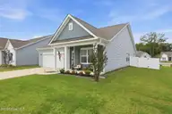 2017 Bogue Lane, New Bern, NC 28562 — 3-bedroom home in Belle Oaks, New Bern, NC, photo 4 of 45: 5-web-or-mls-0C0A9449