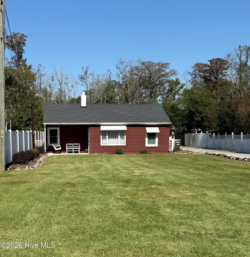 322 River Road, Washington, NC 27889 — 2-bedroom home in Washington Park, Washington, NC, photo 1 of 14: Front