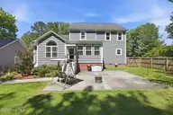 101 Balboa Court, New Bern, NC 28560 — 4-bedroom waterfront home in Neuse Harbour, New Bern, NC, photo 6 of 58: 38-web-or-mls-0C0A6745_1_edit