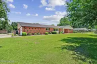 704 E Forest Hill Drive, Goldsboro, NC 27534 — 4-bedroom home in Forest Hills, Goldsboro, NC, photo 3 of 38: 03-704 E Forest Hill-3