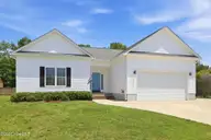 918 Eastman Creek Drive, Beaufort, NC 28516 — 3-bedroom home in Eastman Creek, Beaufort, NC, photo 4 of 44: 4-web-or-mls-1S3A1327