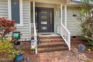 312 Channel Run Drive, New Bern, NC 28562 — 3-bedroom waterfront home in River Bend, New Bern, NC, photo 4 of 33