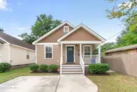 813 N 7th Street, Wilmington, NC 28401 — 3-bedroom home, Wilmington, NC, photo 2 of 30: 033-813North7thStreet-Wilmington-NC-2840
