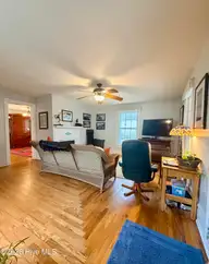 532 E 2nd Street, Washington, NC 27889 — 2-bedroom home in Historic District, Washington, NC, photo 5 of 47: IMG_3717
