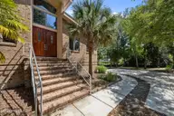 401 Harbor Drive, New Bern, NC 28560 — 2-bedroom waterfront home in Harbor Point, New Bern, NC, photo 2 of 55: 46-web-or-mls-0C0A0505