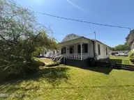 702 W Walnut Street, Goldsboro, NC 27530 — 2-bedroom home, Goldsboro, NC, photo 3 of 13: IMG_0963