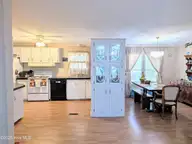 9101 Shady Forest Drive SW, Calabash, NC 28467 — 3-bedroom manufactured home in Shady Forest, Calabash, NC, photo 8 of 61