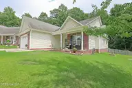 109 Foxberry Place, Jacksonville, NC 28540 — 3-bedroom home in Williamsburg Plantation, Jacksonville, NC, photo 6 of 40