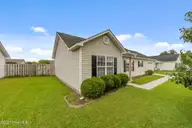 7108 Thurgood Road, Wilmington, NC 28411 — 3-bedroom home in Whitney Pines, Wilmington, NC, photo 4 of 35: 4-web-or-mls-CZ9A8171