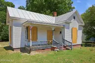 206 E Vernon Avenue, Kinston, NC 28501 — 3-bedroom home, Kinston, NC, photo 17 of 35: 26-web-or-mls-IMG_7648