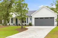 825 Sand Fiddler Court SE, Bolivia, NC 28422 — 3-bedroom waterfront home in River Run Plantation, Bolivia, NC, photo 3 of 38