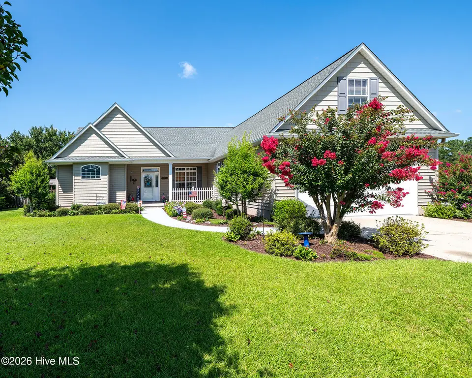 109 Stony Brook Drive, New Bern, NC 28562 — 3-bedroom home in Hunters Ridge, New Bern, NC, photo 1 of 46: 109 Stony Brook, New Bern NC