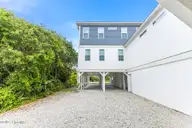 822 S Topsail Drive B, Surf City, NC 28445 — 7-bedroom home, Surf City, NC, photo 8 of 54: 008_822_south_topsail-08_111