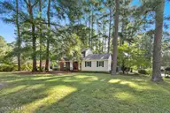 1215 S Crescent Drive, Smithfield, NC 27577 — 3-bedroom home in E J Wellons – Crestwood, Smithfield, NC, photo 5 of 37: 005-497188-IMG_1306