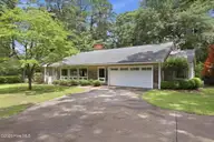 114 E Fairway Drive, Washington, NC 27889 — 3-bedroom home in Country Club Estates, Washington, NC, photo 4 of 49: 2-web-or-mls-IMG_1071