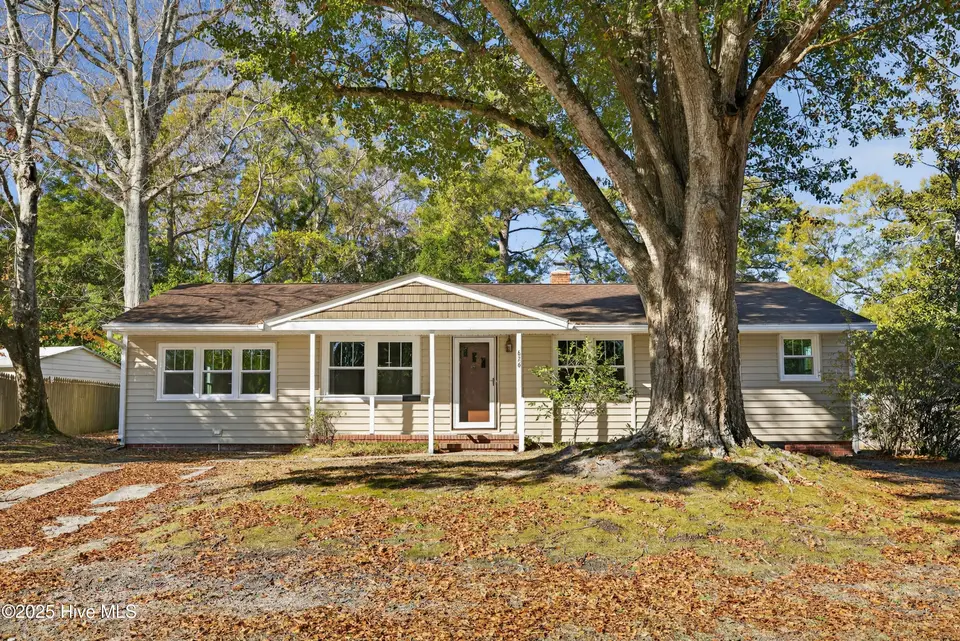 626 Rosemont Avenue, Wilmington, NC 28403 — 3-bedroom home in Colonial Village, Wilmington, NC, photo 1 of 36: 626RosemontAvenue-2