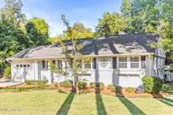 305 Wayne Drive, Wilmington, NC 28403 — 3-bedroom home in Beaumont, Wilmington, NC, photo 3 of 28: 004_305_wayne_drive_-04_131