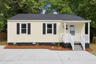 910 Simmons Street, New Bern, NC 28560 — 2-bedroom home, New Bern, NC, photo 1 of 26: 1-web-or-mls-0C0A5144 - Copy